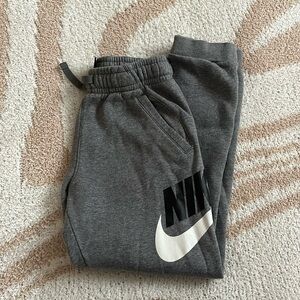 gray nike sweatpants
